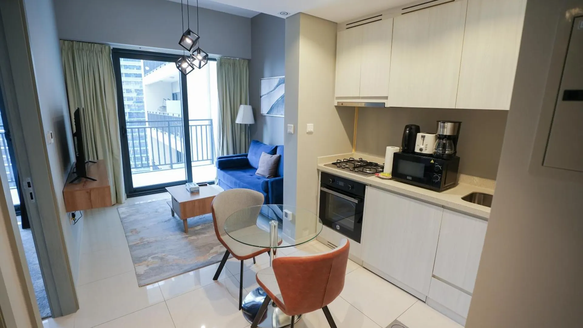 Ferienwohnung Luxurious Pool View 1Bhk, Zada Tower Dubai Apartment
