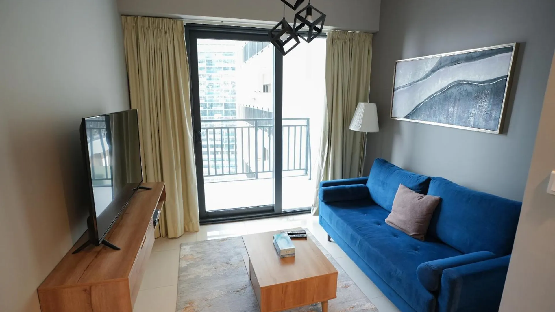 Ferienwohnung Luxurious Pool View 1Bhk, Zada Tower Dubai
