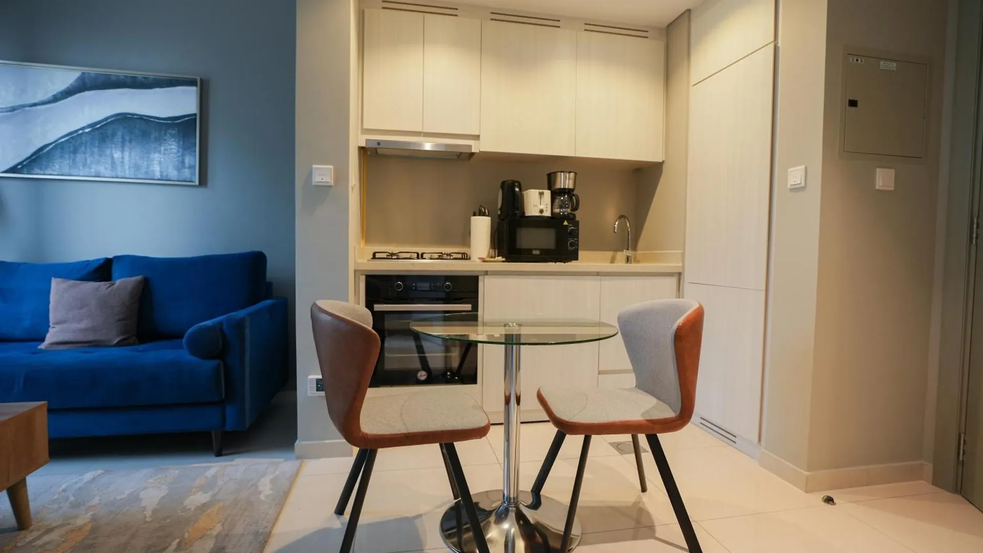Luxurious Pool View 1Bhk, Zada Tower Apartment Dubai United Arab Emirates