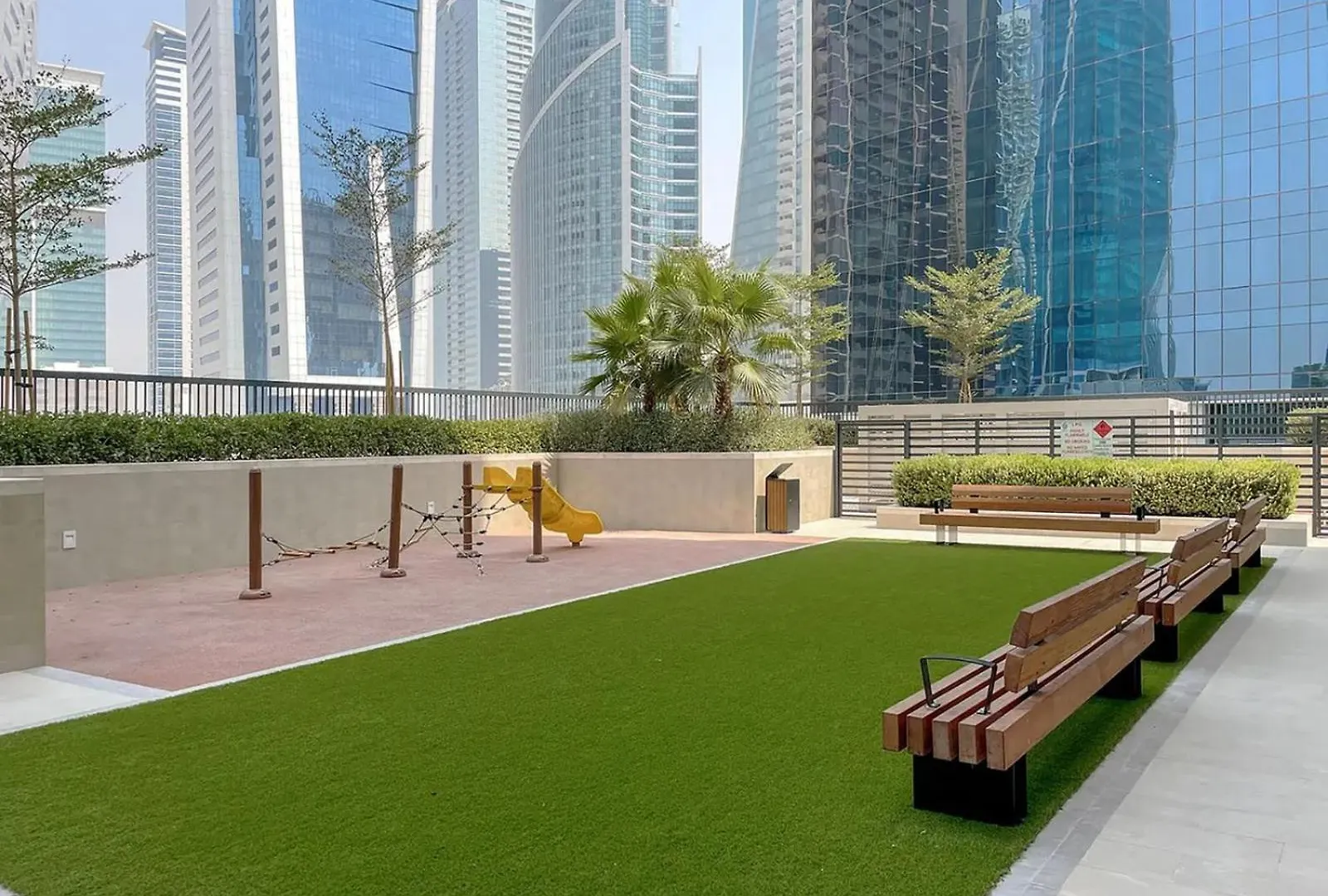 Luxurious Pool View 1Bhk, Zada Tower Apartment Dubai